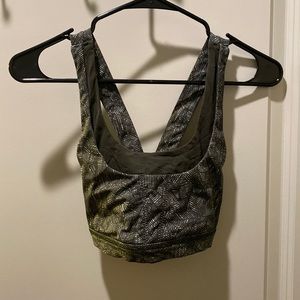 lululemon sports bra